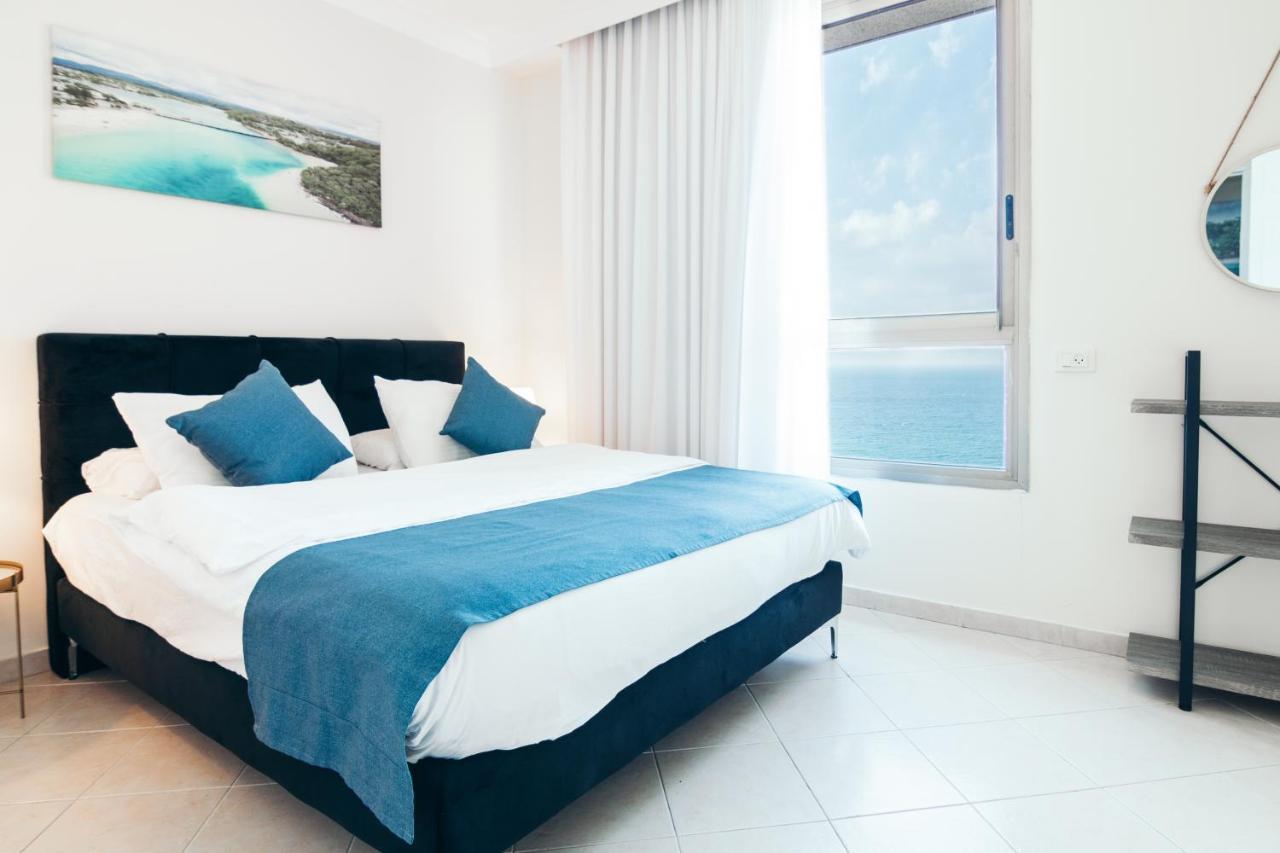 Almog Beach Apt Hotel מלון דירות אלמוג ביץ' Haifa Ngoại thất bức ảnh