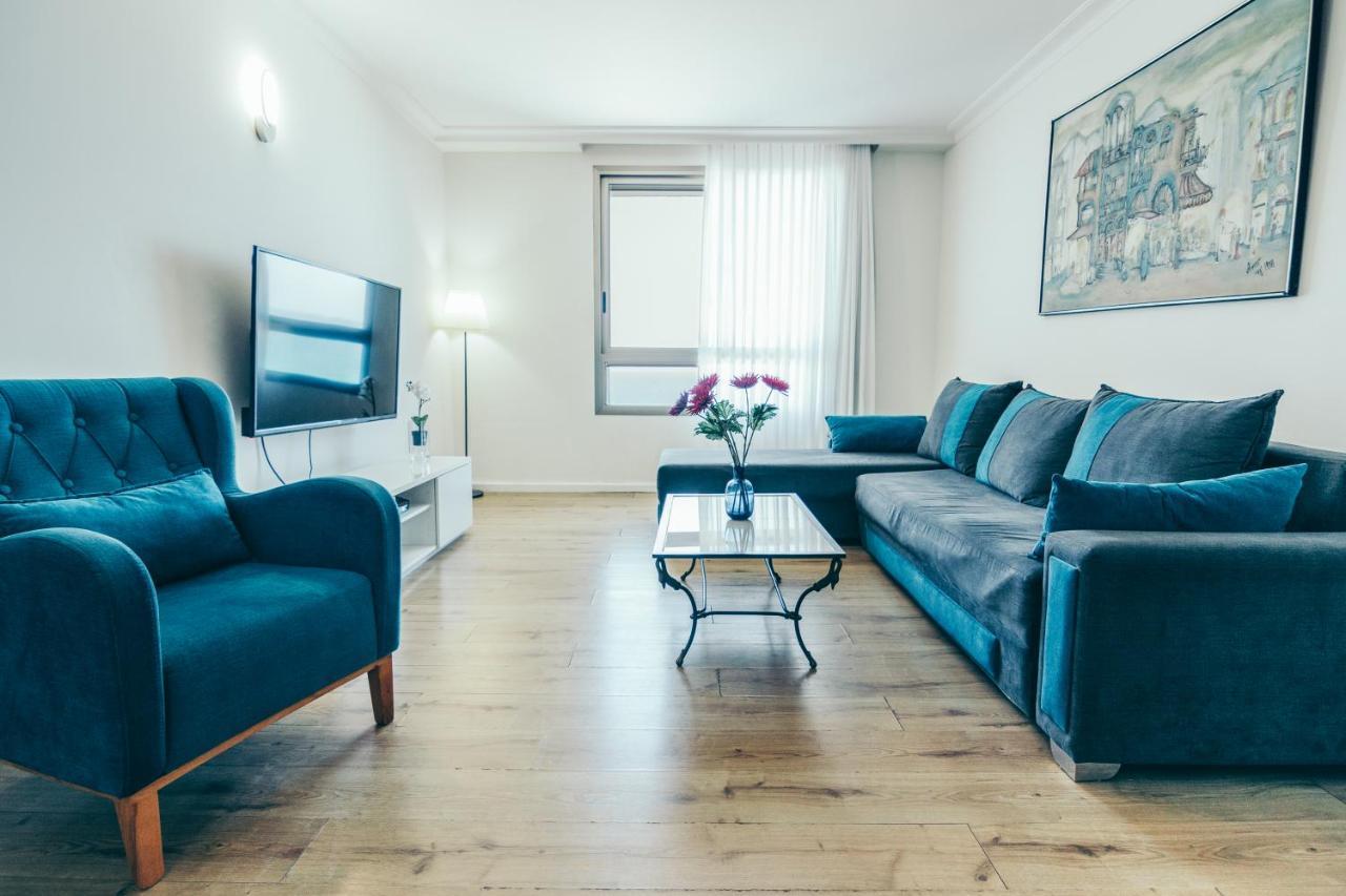 Almog Beach Apt Hotel מלון דירות אלמוג ביץ' Haifa Ngoại thất bức ảnh