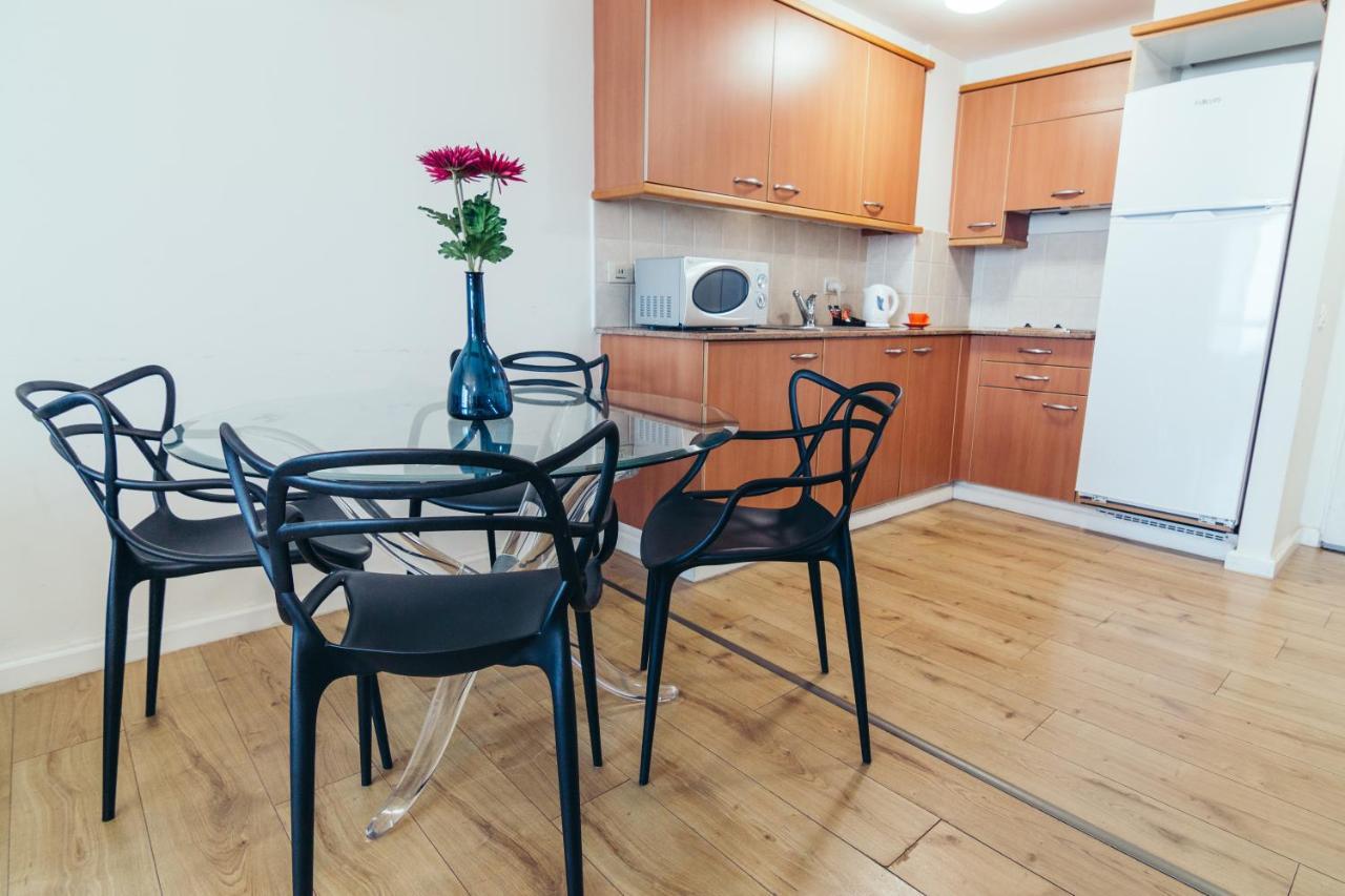 Almog Beach Apt Hotel מלון דירות אלמוג ביץ' Haifa Ngoại thất bức ảnh