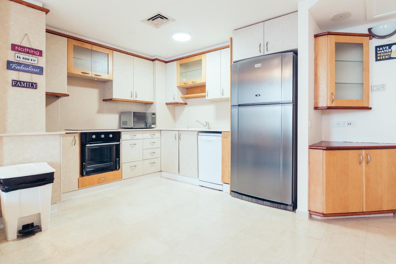 Almog Beach Apt Hotel מלון דירות אלמוג ביץ' Haifa Ngoại thất bức ảnh
