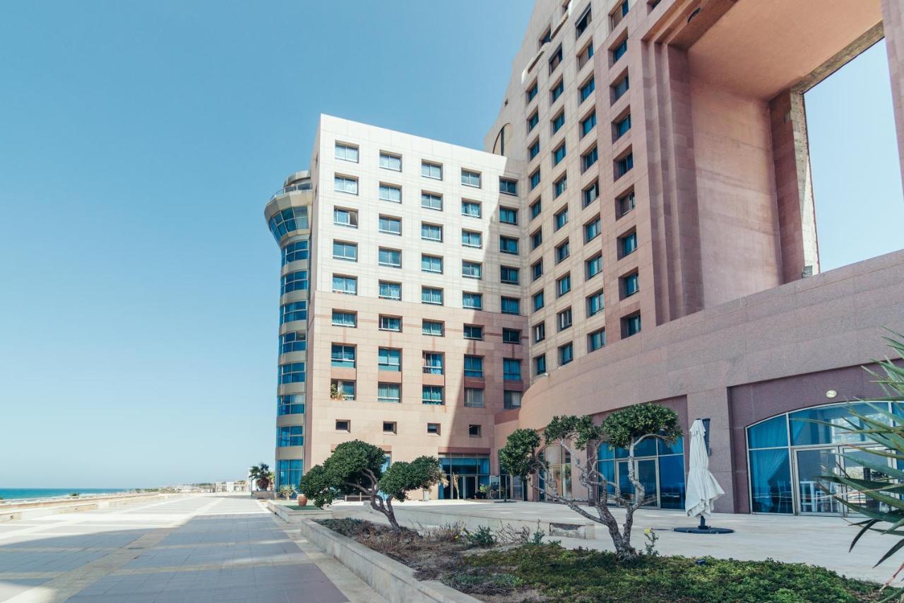 Almog Beach Apt Hotel מלון דירות אלמוג ביץ' Haifa Ngoại thất bức ảnh