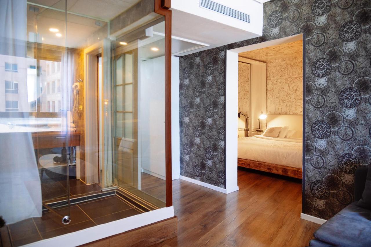 Almog Beach Apt Hotel מלון דירות אלמוג ביץ' Haifa Ngoại thất bức ảnh